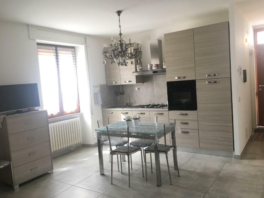 Casa Leo Apartment Fossombrone Bagian luar foto