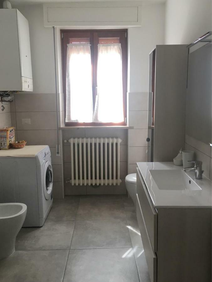 Casa Leo Apartment Fossombrone Bagian luar foto